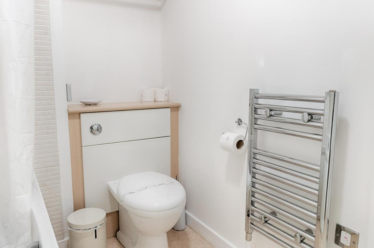 Parking, Balcony, Fully Equipped Kitchen Swansea Exterior foto