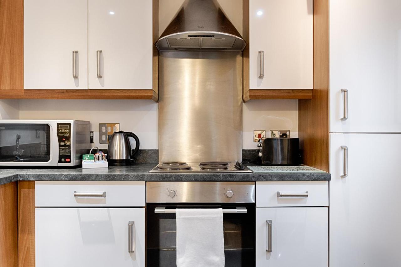 Parking, Balcony, Fully Equipped Kitchen Swansea Exterior foto