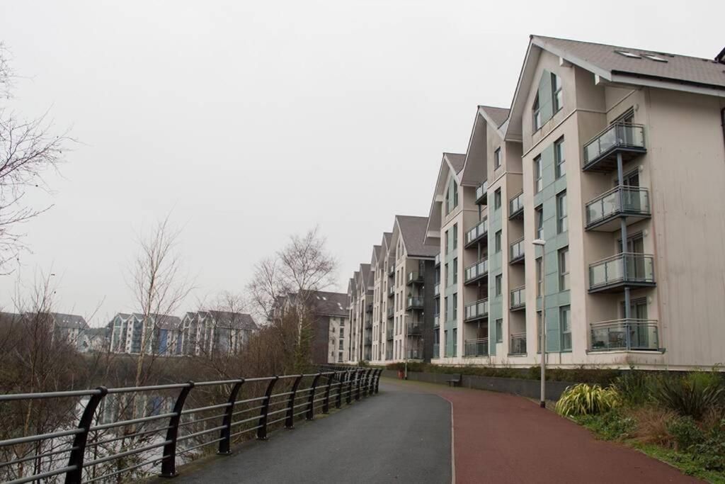 Parking, Balcony, Fully Equipped Kitchen Swansea Exterior foto