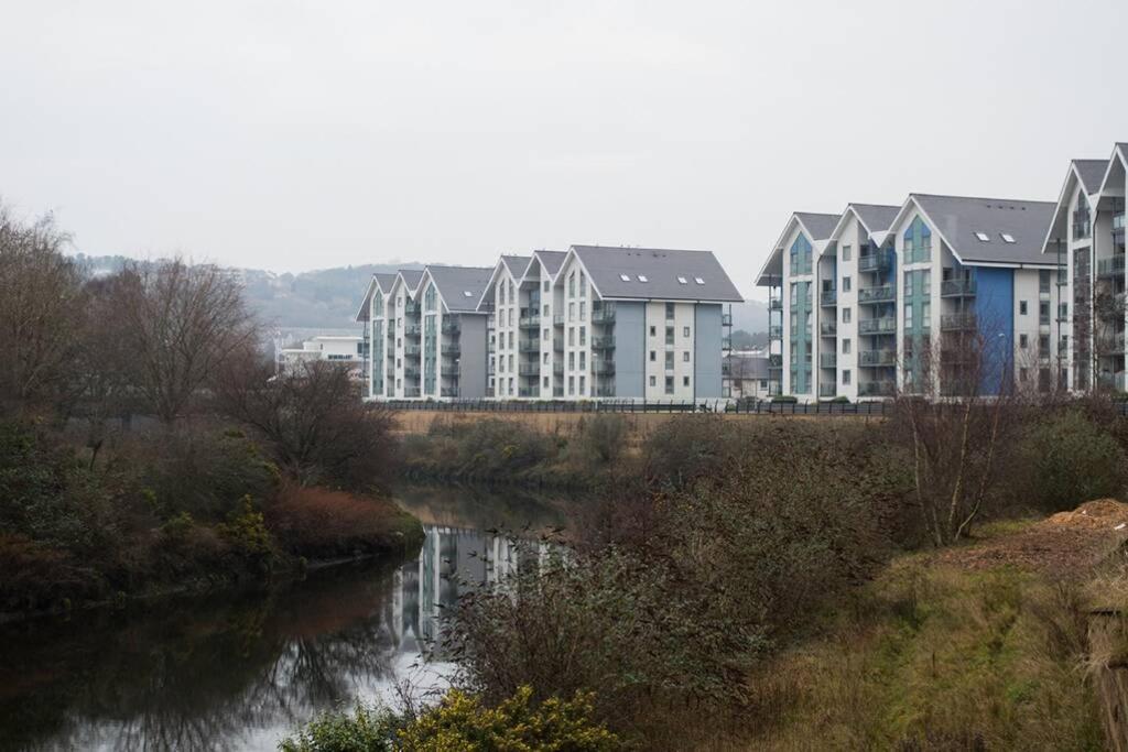 Parking, Balcony, Fully Equipped Kitchen Swansea Exterior foto