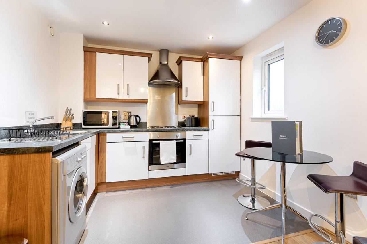 Parking, Balcony, Fully Equipped Kitchen Swansea Exterior foto