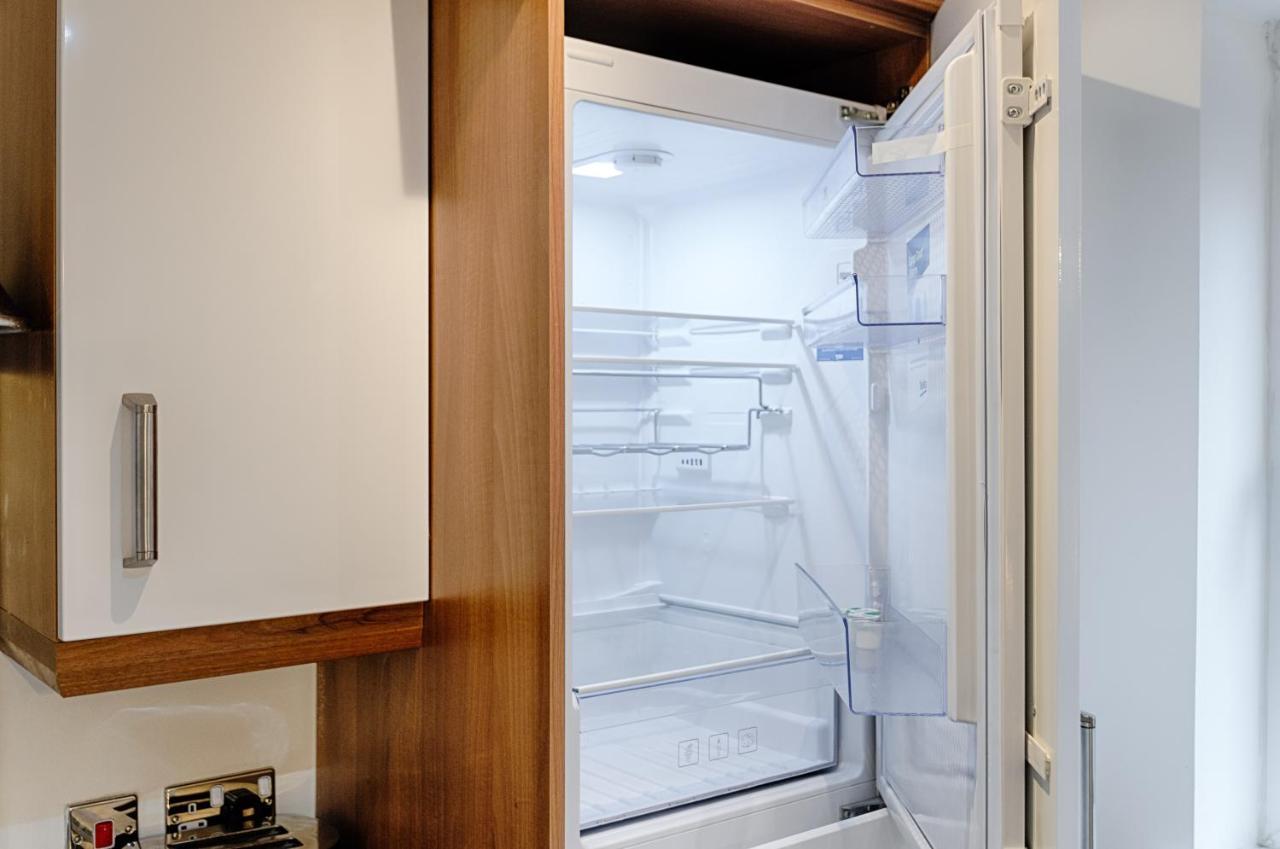 Parking, Balcony, Fully Equipped Kitchen Swansea Exterior foto