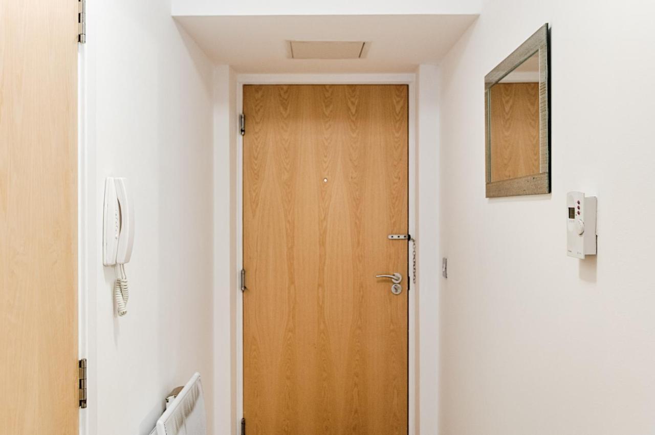 Parking, Balcony, Fully Equipped Kitchen Swansea Exterior foto